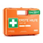 FLEXEO Erste-Hilfe-Koffer DIN 13157:2021 – Verbandkasten gefüllt mit Wandhalterung für Betrieb & Zuhause