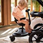 Moby-System Kinderwagenverlängerung mit Sitz & LED-Rädern – Universal Buggy Board für ältere Kinder – Bild 2