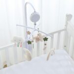 COTTONBEBE Musik Mobile mit 35 Melodien – Beruhigendes Einschlafspielzeug für Babys – Bild 7