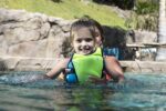 Aquasphere Zoggs Swim Vest für Kinder – Schwimmweste mit Sicherheitsgurt für Anfänger – Bild 4