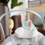 Ingenuity Swing and Go Portable – Tragbare Babyschaukel mit Hybridrive Technology – Bild 11
