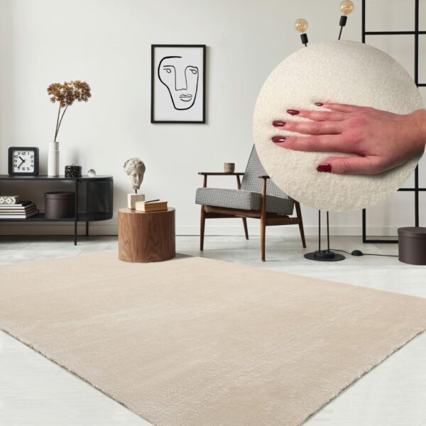 the carpet Relax Kurzflor Teppich 200x280 cm – Felloptik mit rutschfester Unterseite