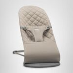 BabyBjörn Babywippe Bliss Sandgrau – Ergonomische 2-in-1 Wippe & Kinderstuhl – Bild 12