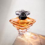 Lancôme Trésor Eau de Parfum – Blumig-sinnlicher Damenduft mit Pfirsich & Sandelholz – Bild 4