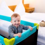 hauck Dream n Play Reisebett Set mit Alvi Matratze – Faltbares Babyreisebett Waterblue – Bild 2
