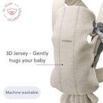 BabyBjörn Babytrage Mini 3D-Jersey Hellbeige – Ergonomische Babytrage für Neugeborene – Bild 8