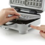Breville DuraCeramic Waffeleisen VST072X – Antihaftbeschichtung & tiefe Platten – Bild 4