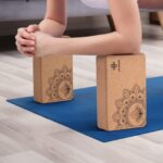 OVERMONT Yogablöcke Kork 2er Set mit Yoga Gurt – Premium Korkblöcke für Yoga & Pilates – Bild 2