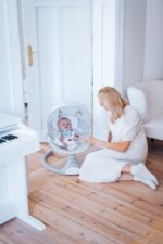 MoMi KENANI Babywippe bis 9 kg – Bluetooth & Fernbedienung für Eltern – Bild 9