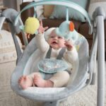 Ingenuity Swing and Go Portable – Tragbare Babyschaukel mit Hybridrive Technology – Bild 12