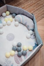 MoMi PASTEL 3-in-1 Spielbogen & Krabbelmatte – Sensorische Aktivitätsmatte für Neugeborene – Bild 15