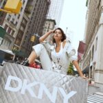 DKNY Women Eau de Parfum 100 ml – Urbaner Blumenduft mit Blutorange für Damen – Bild 4
