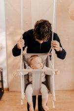 Tulano Hop 40 3-in-1 Babyschaukel – Mitwachsend für 6–36 Monate mit 5-Punkt-Gurt – Bild 4