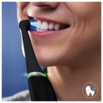 Oral-B iO Black Ultimative Reinigung Aufsteckbürsten – 4er Set für elektrische Zahnbürsten – Bild 8