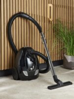 Amazon Basics Beutelstaubsauger 700 W – Kraftvolle Reinigung für Hart- & Teppichböden – Bild 2