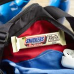 Snickers White Low Sugar High Protein Bar 12er Pack – Proteinriegel mit weisser Schokolade – Bild 3