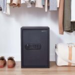 Amazon Basics Elektronischer Stahl-Tresor mit digitalem Code – 51 l Sicherheitsschrank für Wertsachen – Bild 2