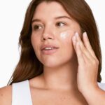 Clinique Dramatically Different Moisturizing Lotion+ – Intensivpflege für trockene Mischhaut – Bild 4