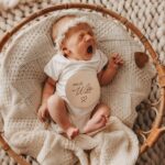 30 Holz Meilensteinkarten Baby auf Deutsch – Lasergravierte Holzscheiben für Erinnerungsfotos – Bild 8