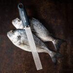 Microplane Zester Küchenreibe Anthrazit – Profi-Reibezange für Käse, Zitrus & Gewürze – Bild 7