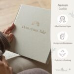 mintkind® Babyalbum «Mein erstes Jahr» Beige Leinen – 176 Seiten Hardcover mit Sticker-Set – Bild 6