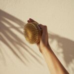 ruhi® Körperbürste Ø 10 cm – Trockenbürste aus Wildschweinborsten für Lymphdrainage & Cellulite – Bild 7