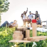 Relaxdays Kubb Wikingerspiel aus Kiefernholz – Strategisches Wurfspiel für 2–12 Spieler – Bild 3