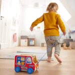 HABA Ziehfigur Feuerwehrauto – Nachziehspielzeug mit Steckbausteinen für Lauflernler – Bild 4