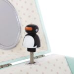 Trousselier Pinguin Schmuckdose grün – Spieluhr mit Mozarts Kleine Nachtmusik & Leuchteffekt – Bild 2