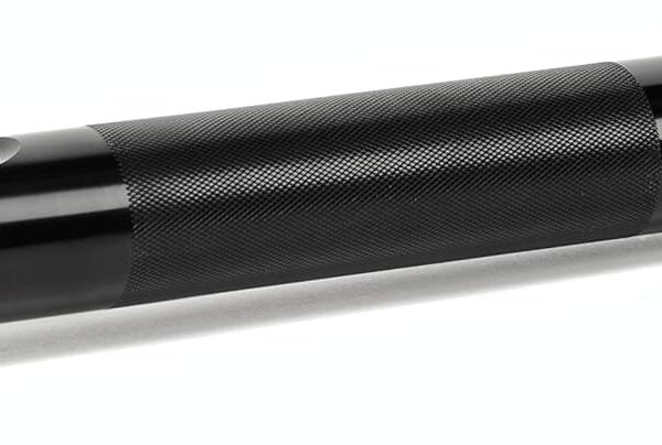 MAGLITE 4D Xenon-Taschenlampe – Robuste Stablampe mit Aluminium-Gehäuse