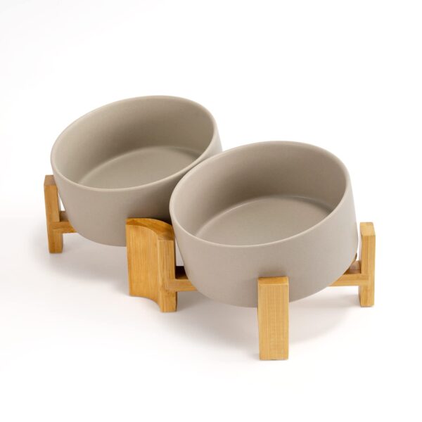 SPUNKYJUNKY Kippbarer Hundenapf Keramik 850ml – Ergonomischer Doppelnapf mit Bambus Ständer