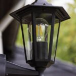 HOFTRONIC Huron LED-Wandleuchte mit Bewegungsmelder – IP44 Aussenleuchte E27 Schwarz – Bild 7