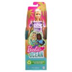 Barbie Loves The Ocean Puppe 29 cm – Lila Blumenkleid mit Zubehör aus recyceltem Kunststoff – Bild 6