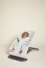 Ergobaby Evolve 3in1-Babywippe – Mitwachsend von 2,5–11,3 kg mit Neugeborenen-Einsatz – Bild 3