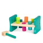 B. toys Formsortierer mit Hammerbank aus Holz – Pound & Play 8-teilig ab 2 Jahren