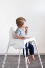 IKEA ANTILOP Hochstuhl mit Sicherungsgurt – Kinderstuhl in Weiss für sicheres Essen – Bild 2