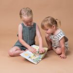 Taf Toys Aktivitätsbuch – Montessori Lernbuch für Kleinkinder ab 18 Monaten – Bild 2
