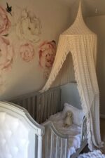 Wonder Space Betthimmel mit Moskitonetz & Pompons – Eleganter Baldachin für Kinderzimmer – Bild 4