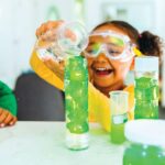 Glo Pals Pippa Leuchtwürfel 4er-Set – Wasserspielzeug mit automatischem Leuchteffekt – Bild 2