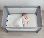 SEVERNO Honey Bunny Baby-Reisebett – Faltbar mit Matratze, Rollen & Transporttasche – Bild 3