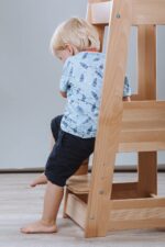 tiSsi® Lernturm Felix – Mitwachsender Montessori Entdeckerturm aus Buche, höhenverstellbar – Bild 5