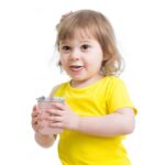 PandaEar Baby Edelstahl Besteck Set – 2 Teller, 2 Becher, Löffel & Gabeln für Baby Led Weaning – Bild 9