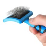 GROOM PROFESSIONAL Gebogene Entfilzungsbürste – Hundebürste Grösse M für effektives Dematting – Bild 2