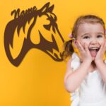 Namofactur Pferde-Wandlicht personalisiert mit Wunschname – LED Farbwechsel Holzlampe für Kinderzimmer – Bild 4