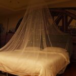 Comtelek Moskitonetz Doppelbett mit leuchtenden Sternen – Betthimmel für Kinder – Bild 7