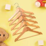 HOUSE DAY Kinder-Kleiderbügel 32 cm Holz – 20er Set mit 360° Haken & Rutschfest – Bild 3