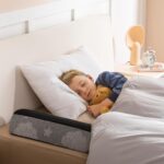 Kohentact Baby Bettgitter 132cm – Weiches Schutzgitter mit rutschfesten Pads & waschbarem Bezug – Bild 2