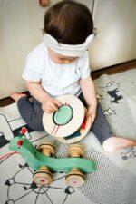 Small Foot Nachzieh-Stecktier Schnecke – Motorikspielzeug zum Laufenlernen ab 12 Monaten – Bild 2