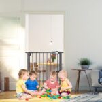 NAIZY Treppenschutzgitter 75-85 cm – Türschutzgitter ohne Bohren für Kinder & Haustiere – Bild 2