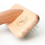 LucyBalu FURRY Slickerbürste – Katzenbürste mit Buchenholzgriff für optimale Fellpflege – Bild 7